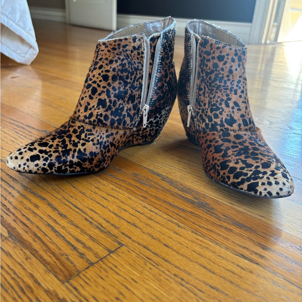 Matisse Nugent Leopard Print Ankle Booties
